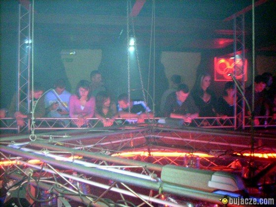 bujacze_com_09_04_07_arkadia_85.jpg