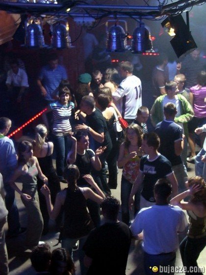 bujacze_com_02_06_07_arkadia_8.jpg