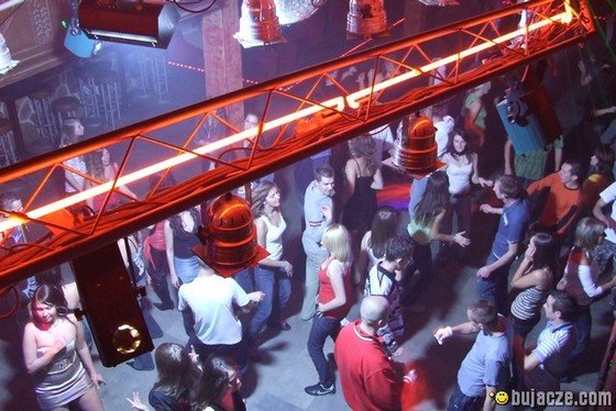 bujacze_com_20_10_2007_arkadia_klub_5.jpg