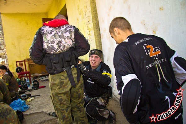 bujacze_com_2011_04_03_paintball-42.jpg